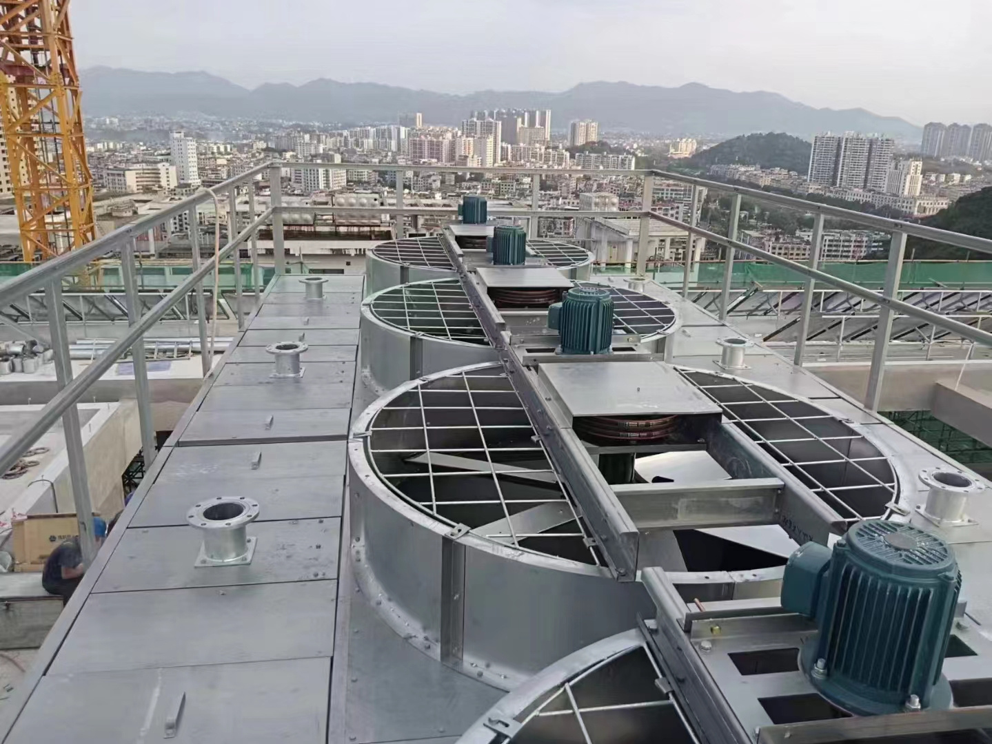 閉式冷卻塔用作什么地方比較合適呢？,閉式冷卻塔工作原理