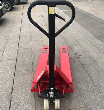 汛期來臨，叉車需要加倍進行保護了